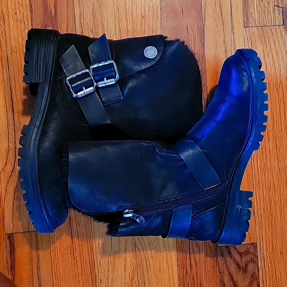 Black boots